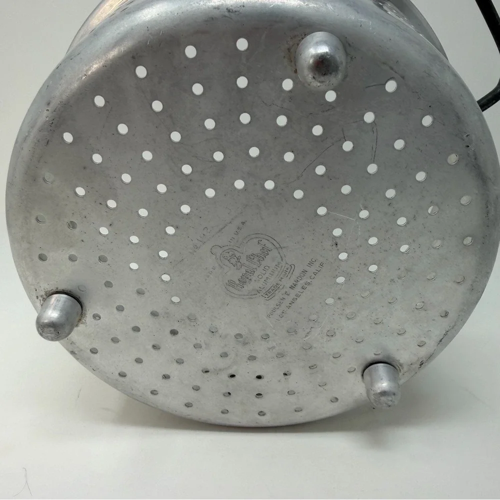 DO NOT PURCHASEVintage Royal Chef Aluminum Colander USA Strainer Farmhouse Rusti